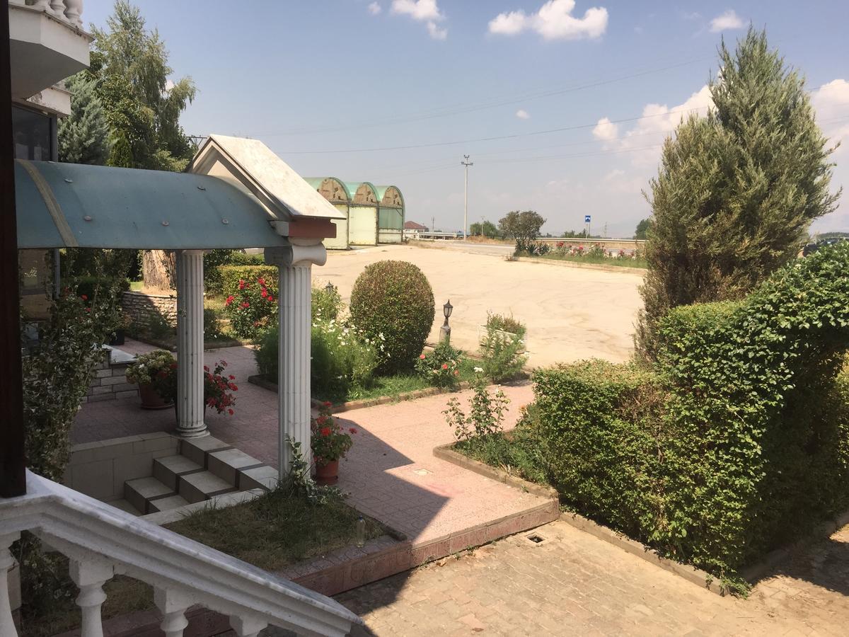 Hotel Villa Kabashi Корча Екстериор снимка