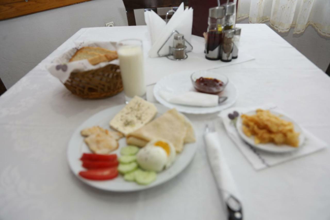 Hotel Villa Kabashi Корча Екстериор снимка