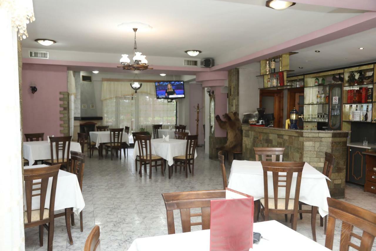 Hotel Villa Kabashi Корча Екстериор снимка