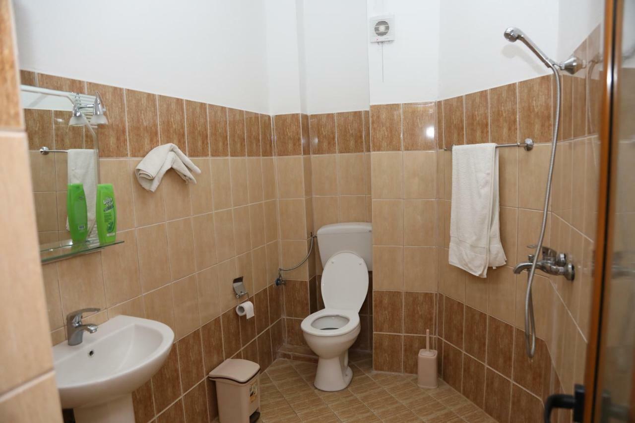 Hotel Villa Kabashi Корча Екстериор снимка