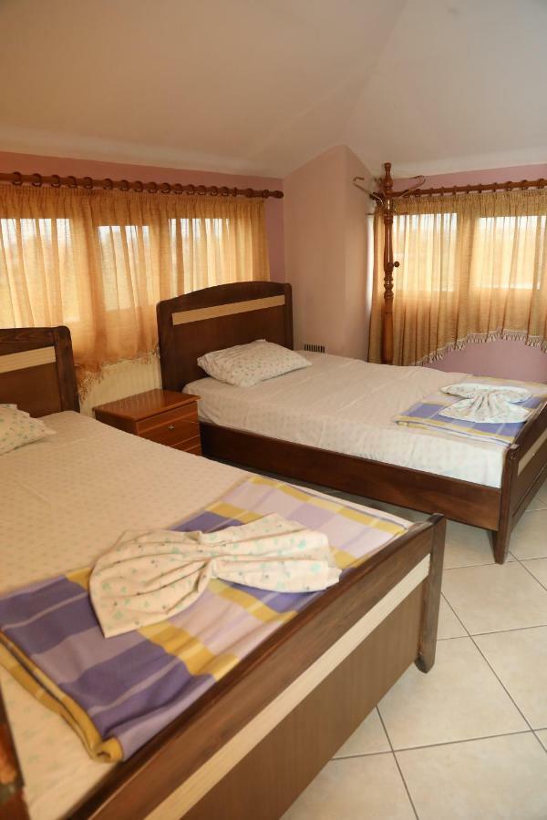 Hotel Villa Kabashi Корча Екстериор снимка