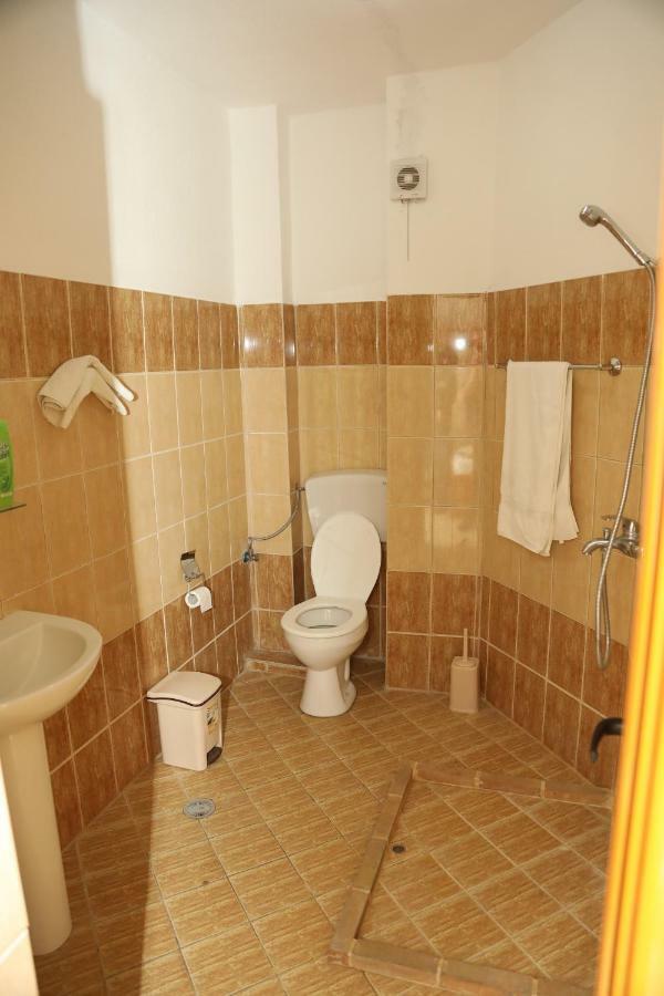 Hotel Villa Kabashi Корча Екстериор снимка